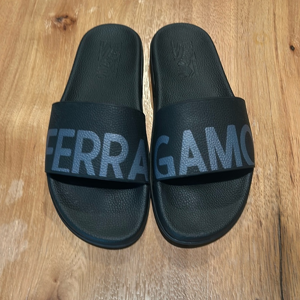 Men’s Ferragamo Slide Size 10
